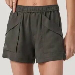 Vuori - Trestles Twill Short - Kale color